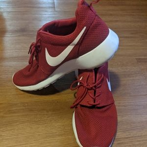Nike Roshe Runs Red US 9.5